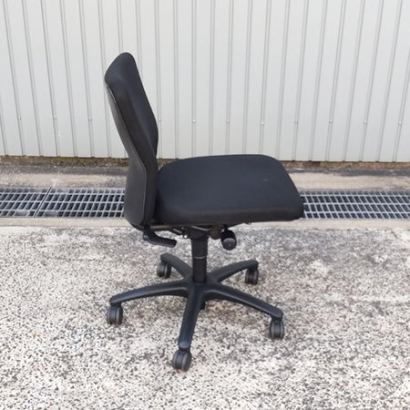 オフィスチェア オカムラ カロッツァ CK33ZR ブラック[OC-273]