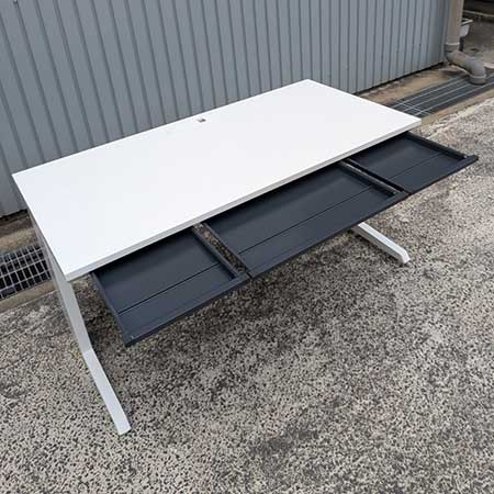 オフィスデスク ITIOKI CZR 幅1400✕奥行700✕高さ720㎜[DS-140]