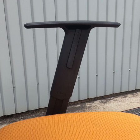 オフィスチェア オカムラ Village VCM1 肘付き オレンジ[OC-277]