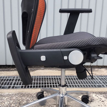 オフィスチェア コイズミJG7チェア オレンジ ヘッドレスト可動肘付き[OC-290]