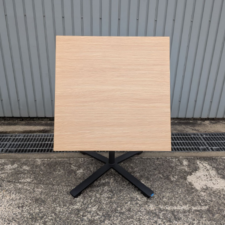 キャスター付き正方形テーブル KOKUYO 幅800×奥行800×高さ720mm[MT-231]