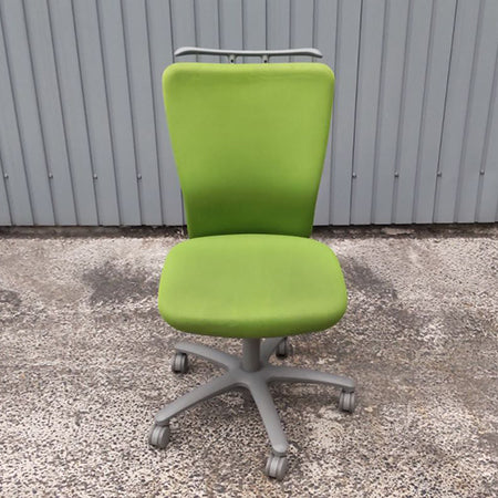 オフィスチェア オカムラ カロッツァ ハンガー付き グリーン リペア品[OC-295]