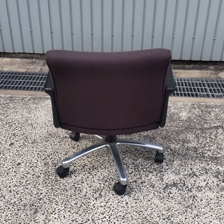 役員チェア イトーキ ブラウン KCS-105AJ-Z9H1 [OC-296]