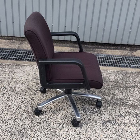 役員チェア イトーキ ブラウン KCS-105AJ-Z9H1 [OC-296]