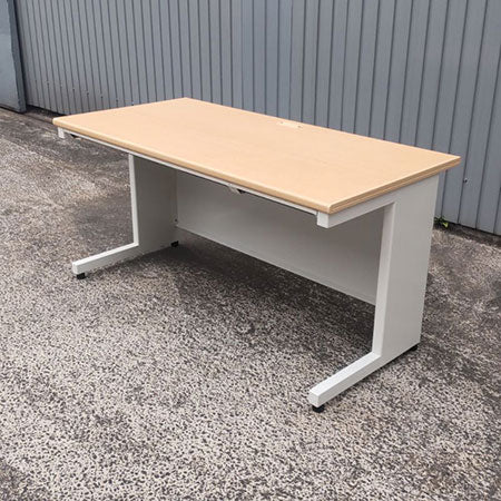 デスク スチールOAデスク プラス フラットライン 幅1400✕奥行700✕高さ700mm[DS-111]