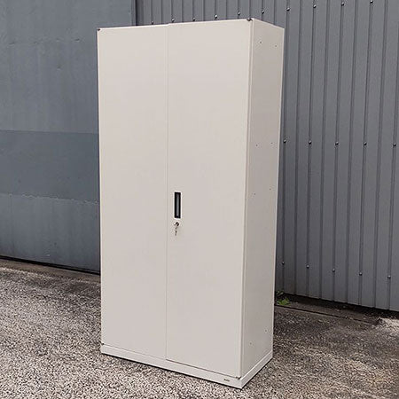 キャビネット 両開き ホワイト okamura 幅900✕奥行450✕高さ1850mm[CB-101]