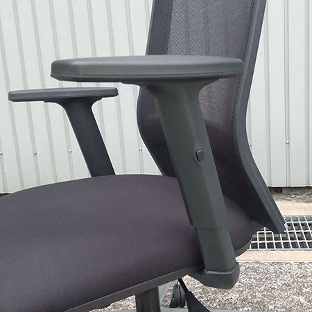 オフィスチェア KOKUYO エントリー 肘付き ブラック[OC-305]