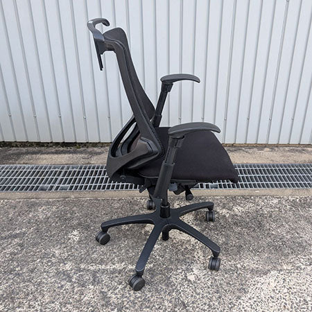 オフィスチェア ITOKI エフチェア ハンガー付き・肘付き ブラック[OC-396]