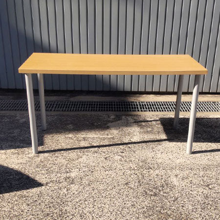 テーブル 天板ライトブラウン 脚グレー 幅1400✕奥行590✕高さ720mm[MT-184]