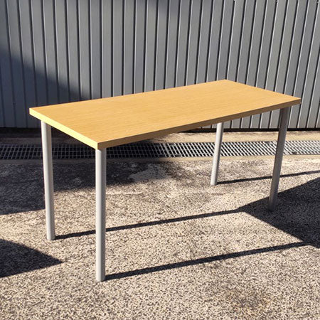 テーブル 天板ライトブラウン 脚グレー 幅1400✕奥行590✕高さ720mm[MT-184]