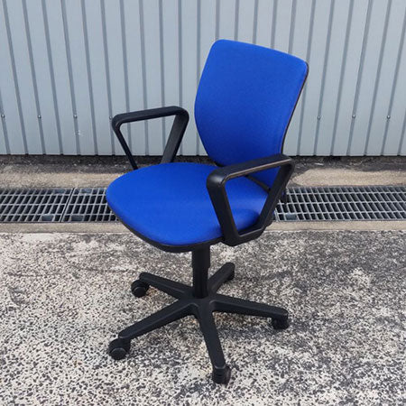 オフィスチェア KOKUYO AXB-R3 肘付 ブルー[OC-319]