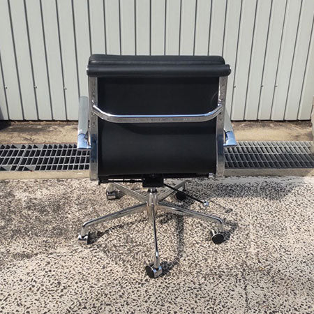 デザイナーズチェア ローバック 肘付き 会議室椅子 シルバー✕ブラック[MC-216]