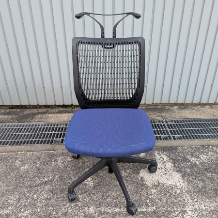 オフィスチェア オカムラ ヴィスコンテ 肘無し ハンガー有 ブルー[OC-007]
