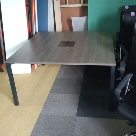 OAテーブル コクヨ ワークフィット 幅1400✕奥行1400✕高さ720㎜[MT-190]