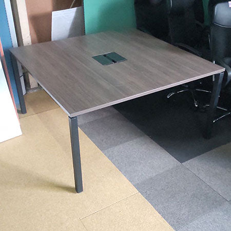 OAテーブル コクヨ ワークフィット 幅1400✕奥行1400✕高さ720㎜[MT-190]