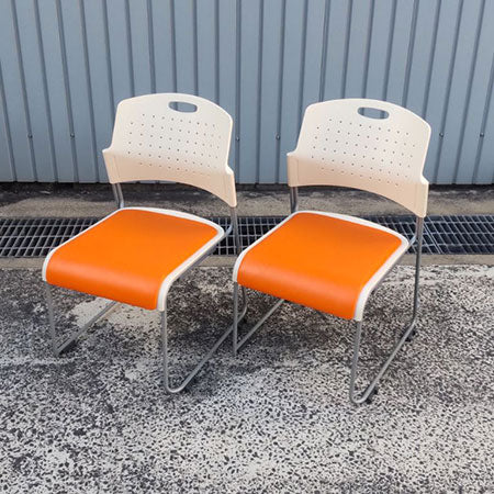 コンパクトスタッキングチェア アイリスチトセ HGSシリーズ オレンジ[MC-228]