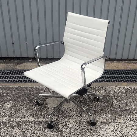 アルミナムチェア ローバック ホワイト[OC-357]