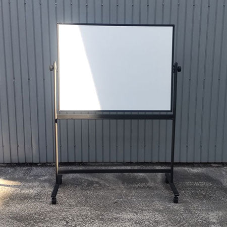 ホワイトボード 両面 幅1280✕高さ1800㎜ ブラックフレーム[CB-118]