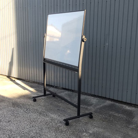 ホワイトボード 両面 幅1280✕高さ1800㎜ ブラックフレーム[CB-118]