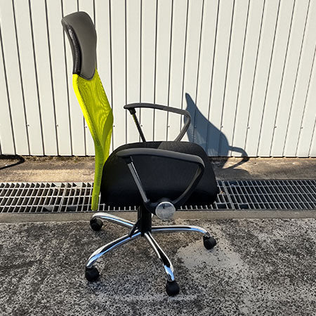 【中古0円無料】オフィスチェア メッシュ ハイバック グリーン 肘つき[OC-226]