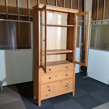 【中古0円無料】コレクションケース IKEA HEMNES ライトブラウン 幅900✕奥行340✕高さ1980mm[CB-056]