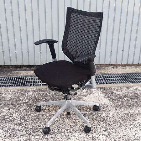 オフィスチェア okamura バロンチェア ハイバック アジャスト肘付き ブラック[OC-329]