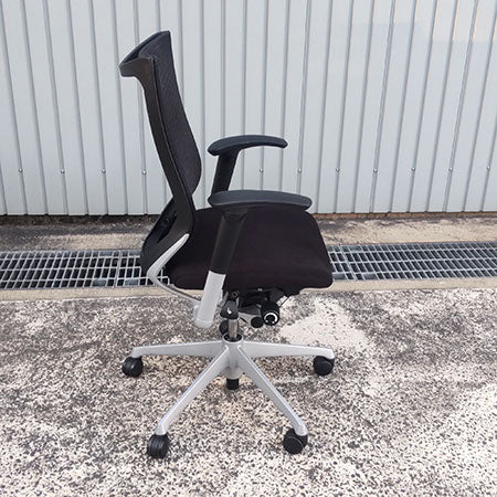 オフィスチェア okamura バロンチェア ハイバック アジャスト肘付き ブラック[OC-329]