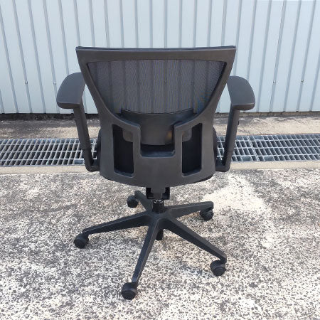 イトーキ　サリダ　ブラック　オフィスチェアー 5(定価46,900円) サリダチェア （ SALIDA CHAIR ） YL5 肘なし 背メッシュ YL5-BL
