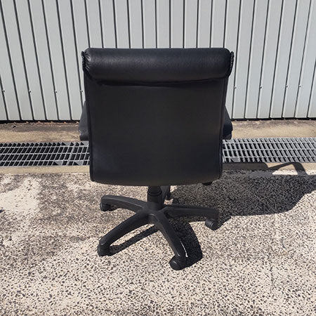 役員チェア 本革ブラック aico MT-0853[OC-356]