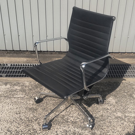 アルミナムチェア ローバック ブラック[OC-358]