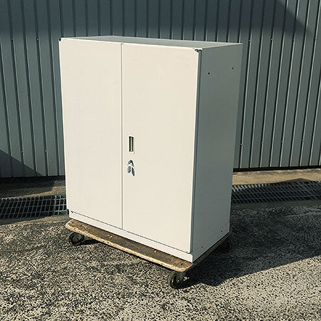 両開きキャビネット ITOKI 幅900✕奥行450✕高さ1110㎜[CB-113]