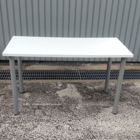 テーブル 幅1200✕奥行600✕高さ705mm 天板ホワイト✕脚グレー[MT-195]