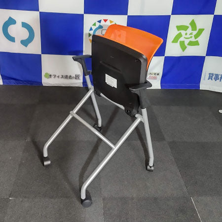 【中古0円無料】ミーティングチェア 折り畳みチェア オレンジ メッシュ 肘付[MC-095]