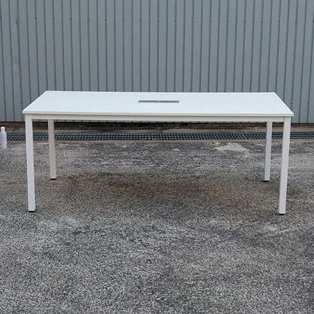 ミーティングテーブル ホワイト 配線ボックス付き 幅1800✕奥行900✕高さ720mm[MT-178]