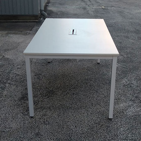 ミーティングテーブル ホワイト 配線ボックス付き 幅1800✕奥行900✕高さ720mm[MT-178]