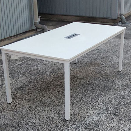 ミーティングテーブル ホワイト 配線ボックス付き 幅1800✕奥行900✕高さ720mm[MT-178]